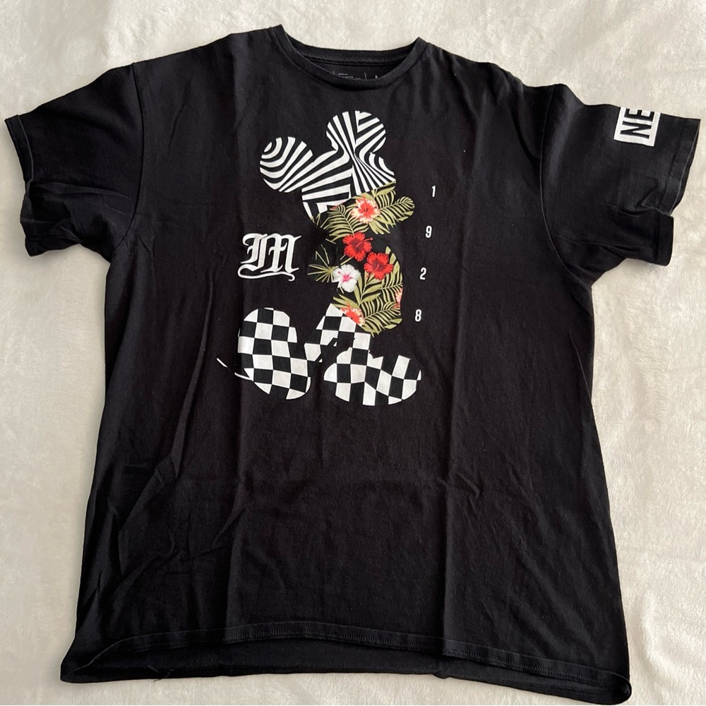 NEFF DISNEY COLLECTION MICKEY MOUSE CHECKER ROESES T SHIRT MEN's L BLACK  Used